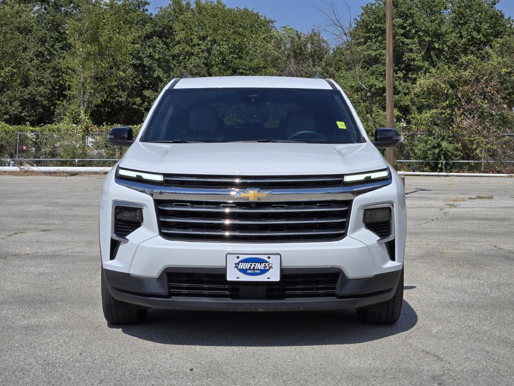 Used 2026 Chevrolet Traverse LT w/ Driver Confidence Package FWD image 2