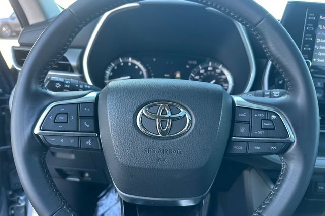Certified 2021 Toyota Highlander XLE image 36