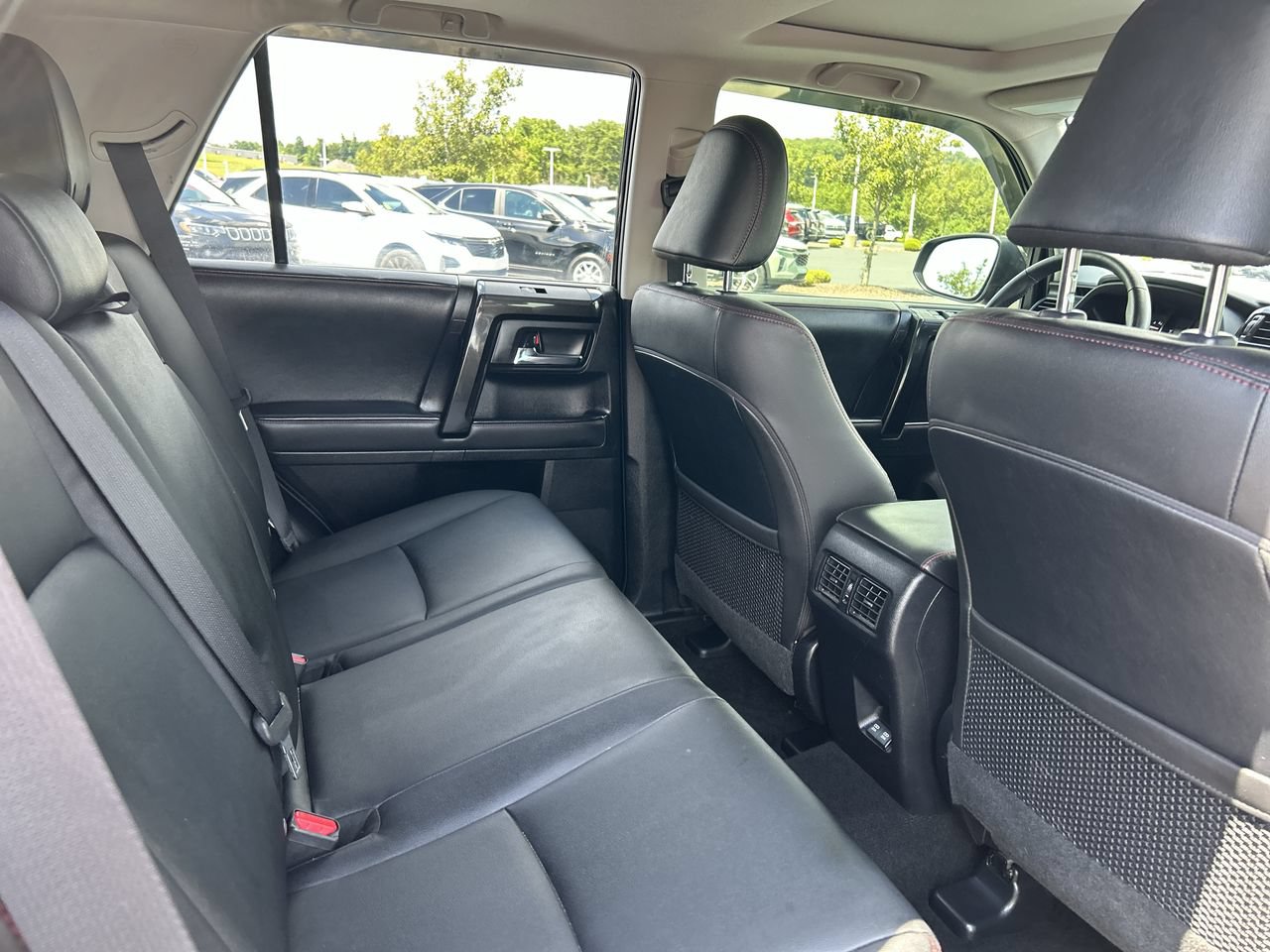 Used 2021 Toyota 4Runner TRD Off-Road Premium w/ Moonroof Package AWD/4WD image 17