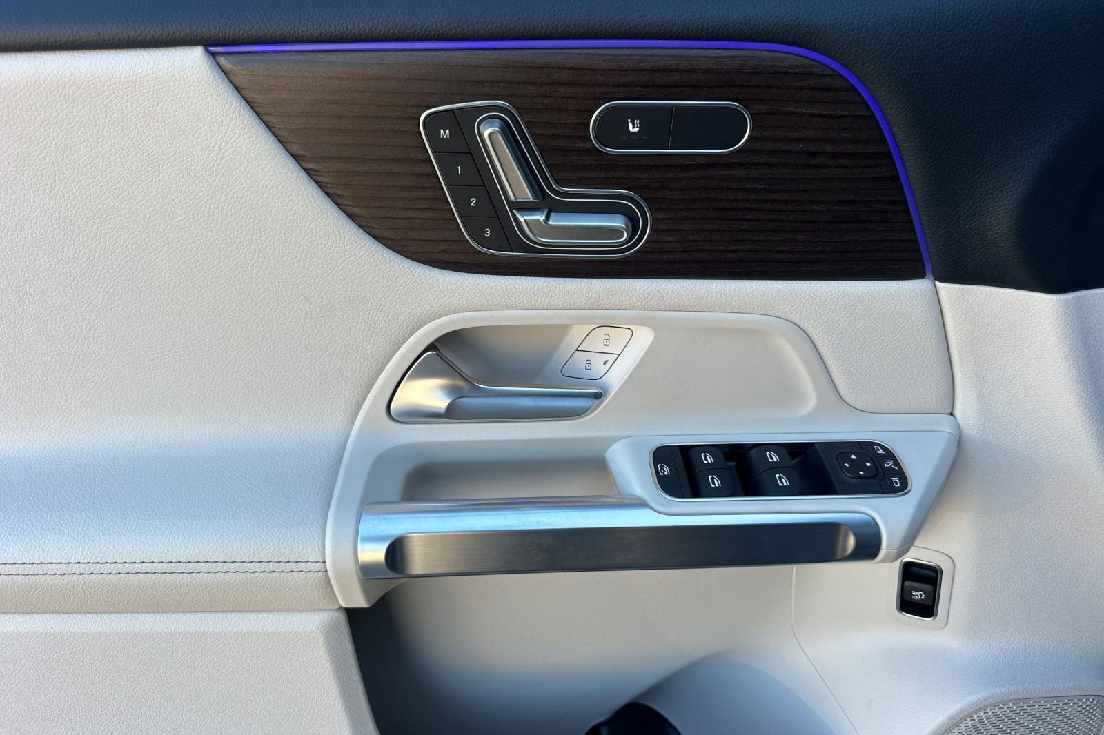 New 2026 Mercedes-Benz GLB 250 image 21