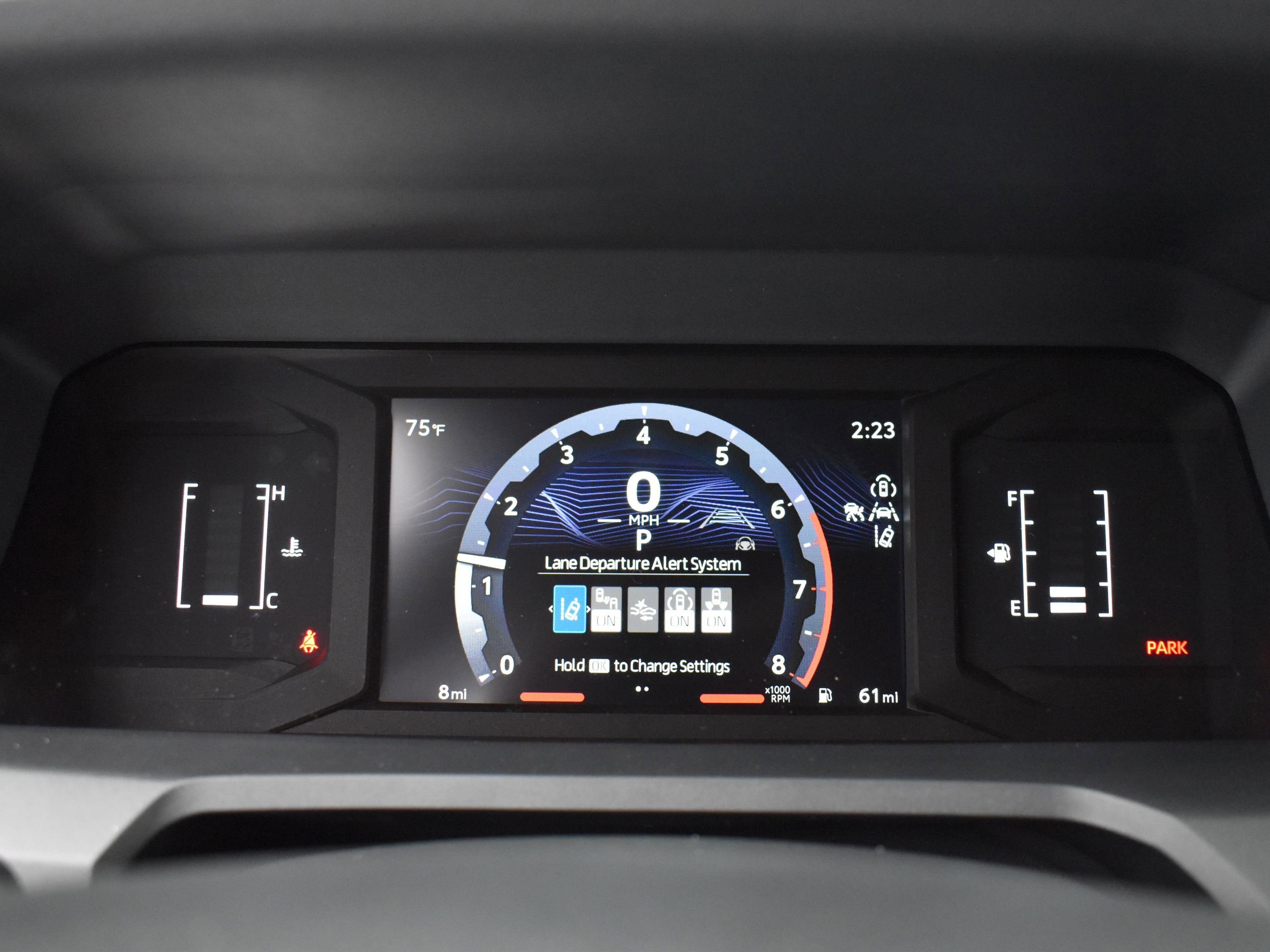 Used 2025 Toyota 4Runner SR5 AWD/4WD image 15