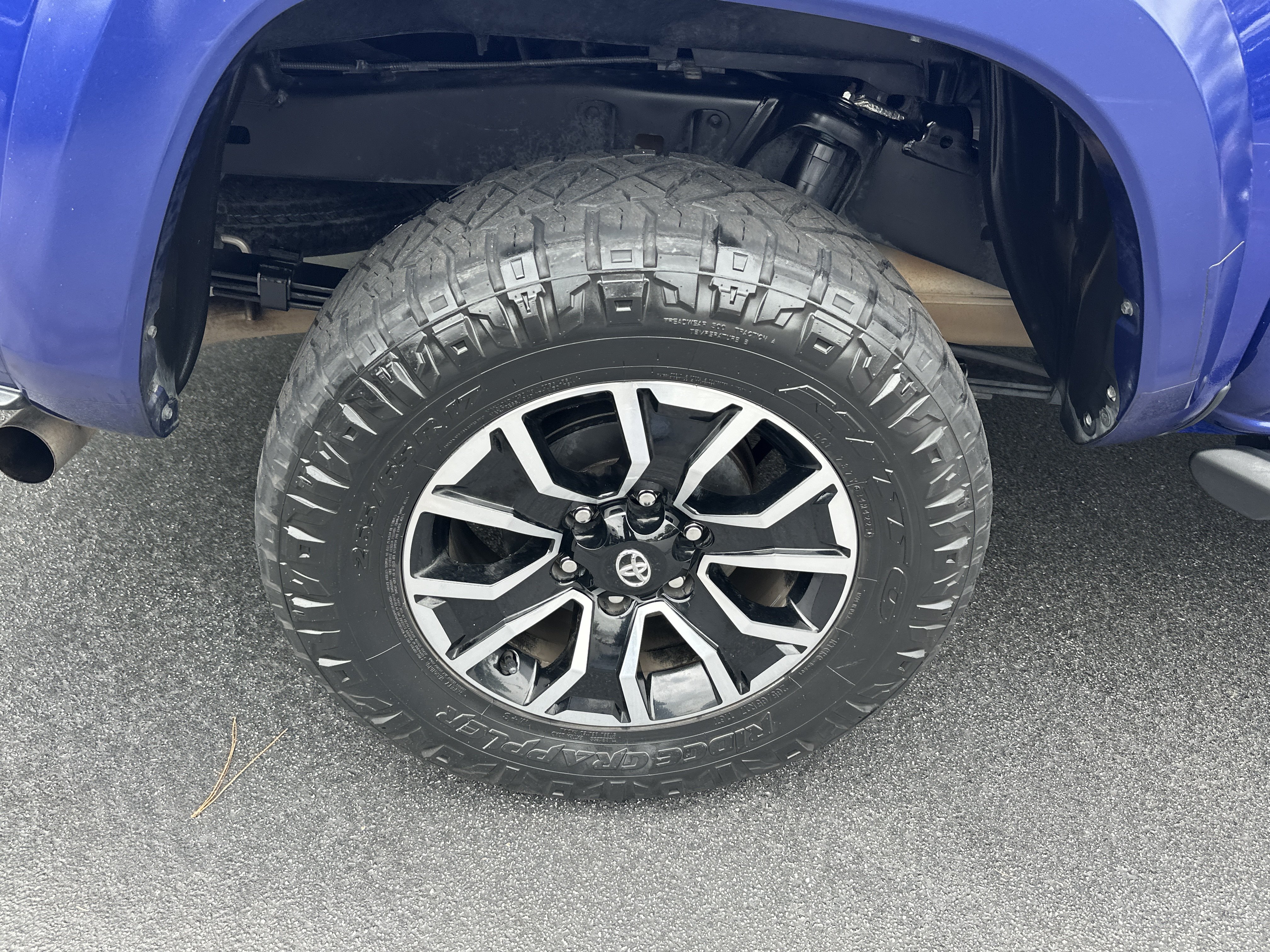 Used 2022 Toyota Tacoma TRD Sport w/ Technology Package AWD/4WD image 19