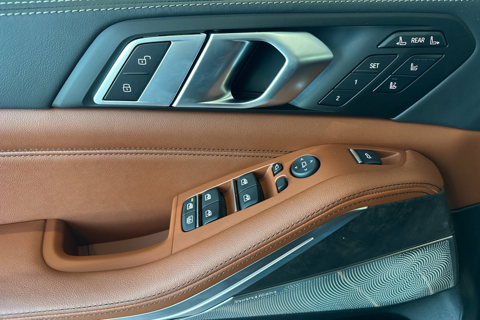 New 2026 BMW ALPINA XB7 image 8