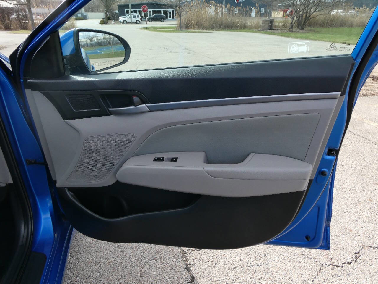Used 2017 Hyundai Elantra SE FWD image 28