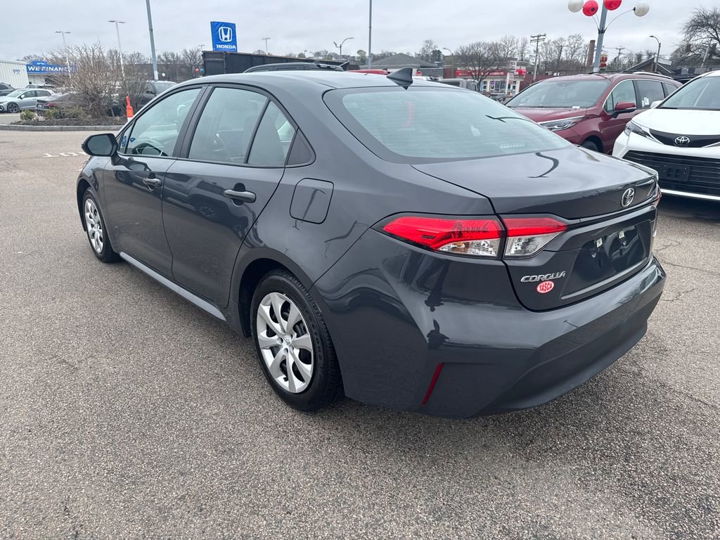 Used 2025 Toyota Corolla LE FWD image 5