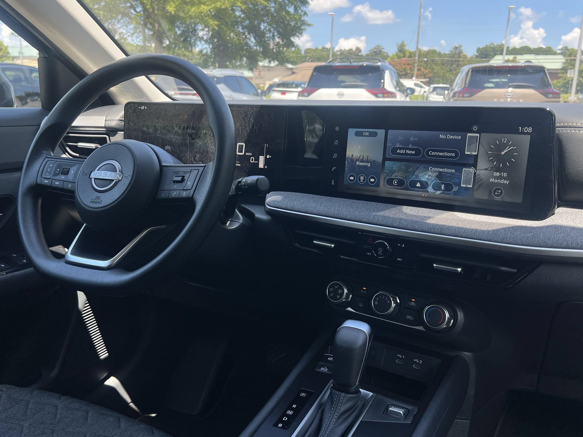 Used 2025 Nissan Kicks SV FWD image 3
