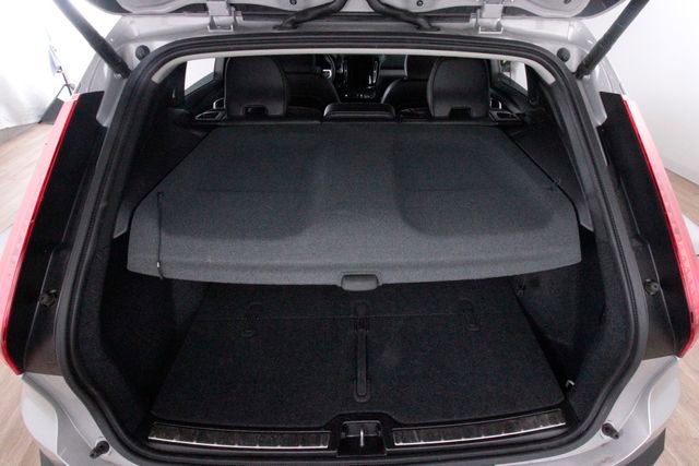 Certified 2025 Volvo XC40 B5 Core w/ Climate Package AWD/4WD image 39