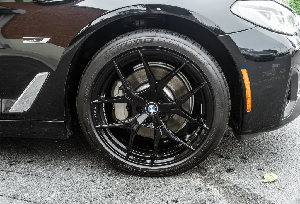 Used 2023 BMW 530e RWD image 5