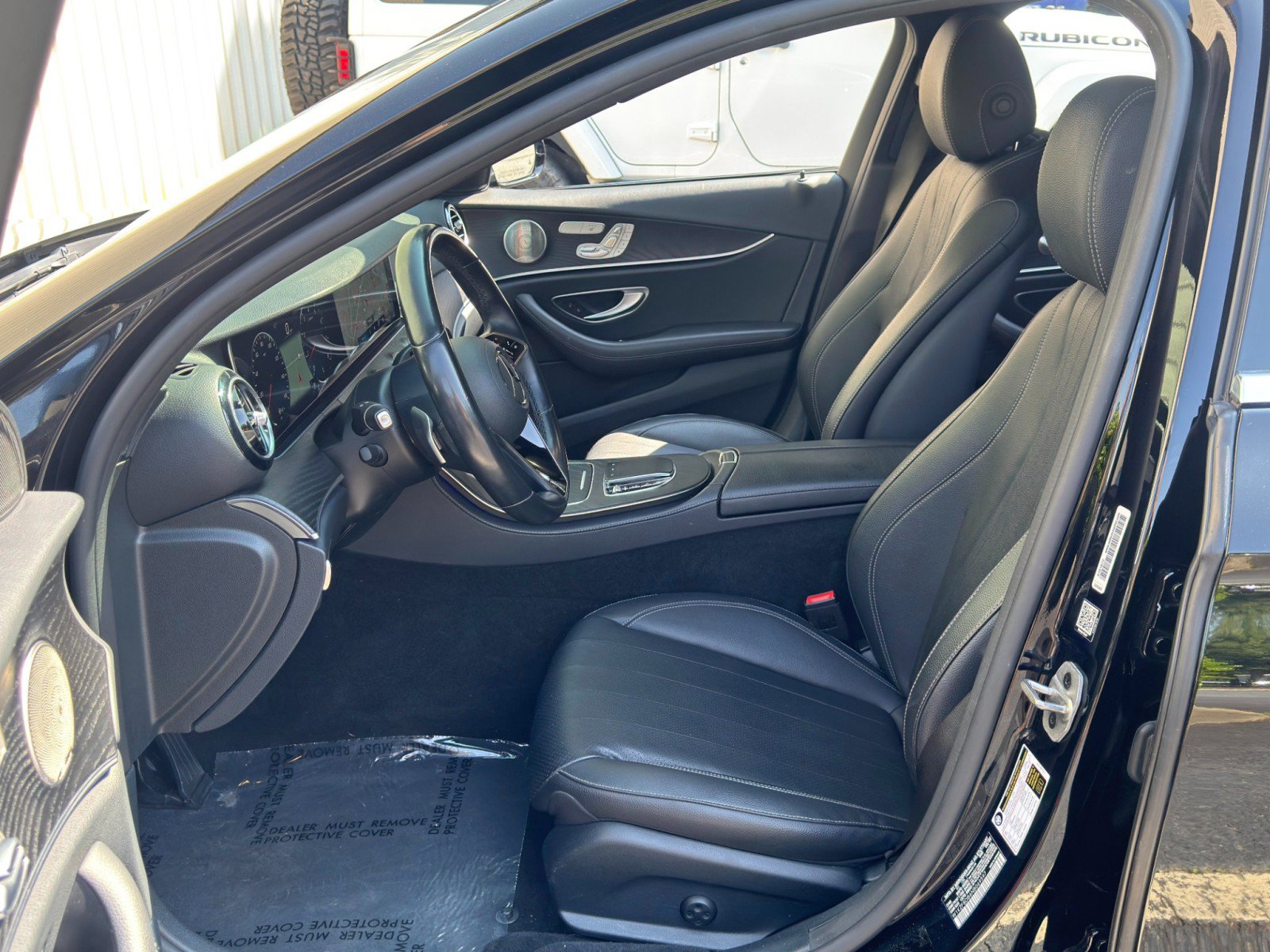 Used 2022 Mercedes-Benz E 350 Sedan w/ AMG Line Exterior image 16