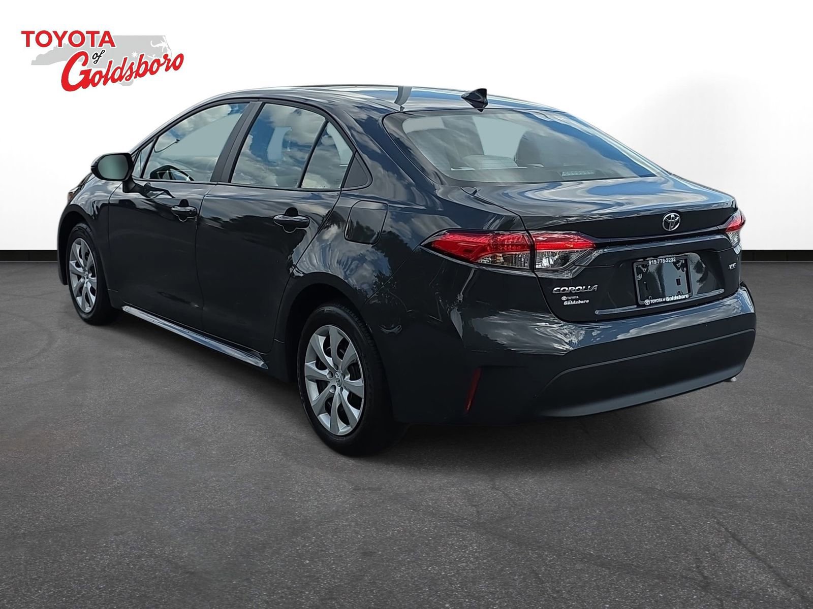 Used 2024 Toyota Corolla LE FWD image 7