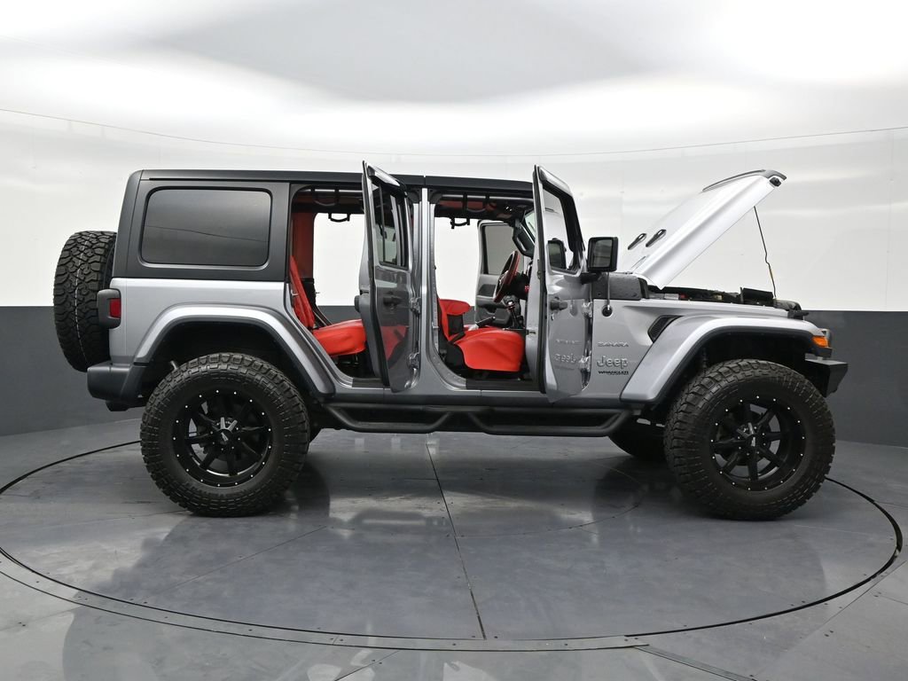 Used 2018 Jeep Wrangler Unlimited Sahara w/ Cold Weather Group image 29