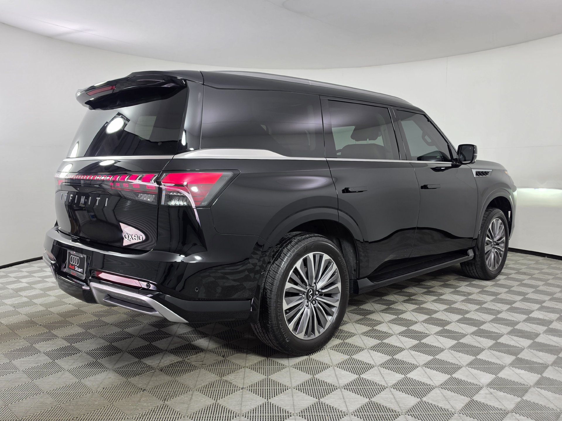 Used 2026 INFINITI QX80 Luxe RWD image 40