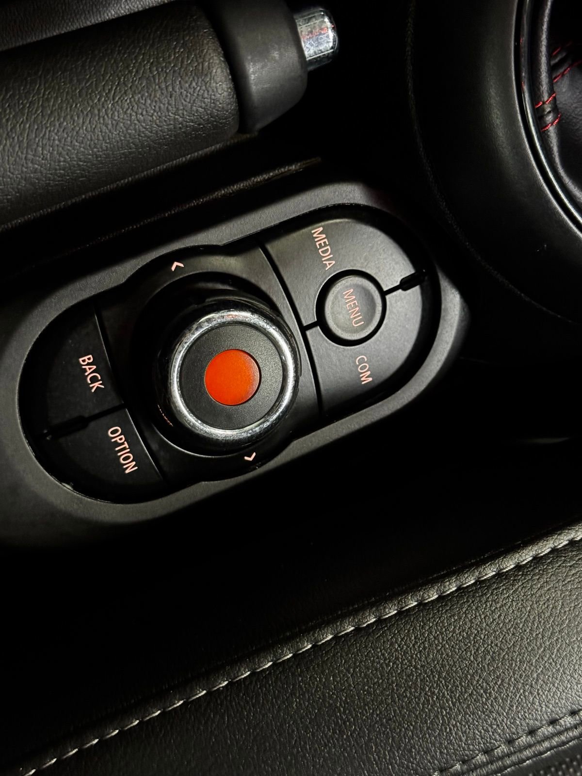 Used 2019 MINI Cooper S w/ Signature Upholstery Package image 29