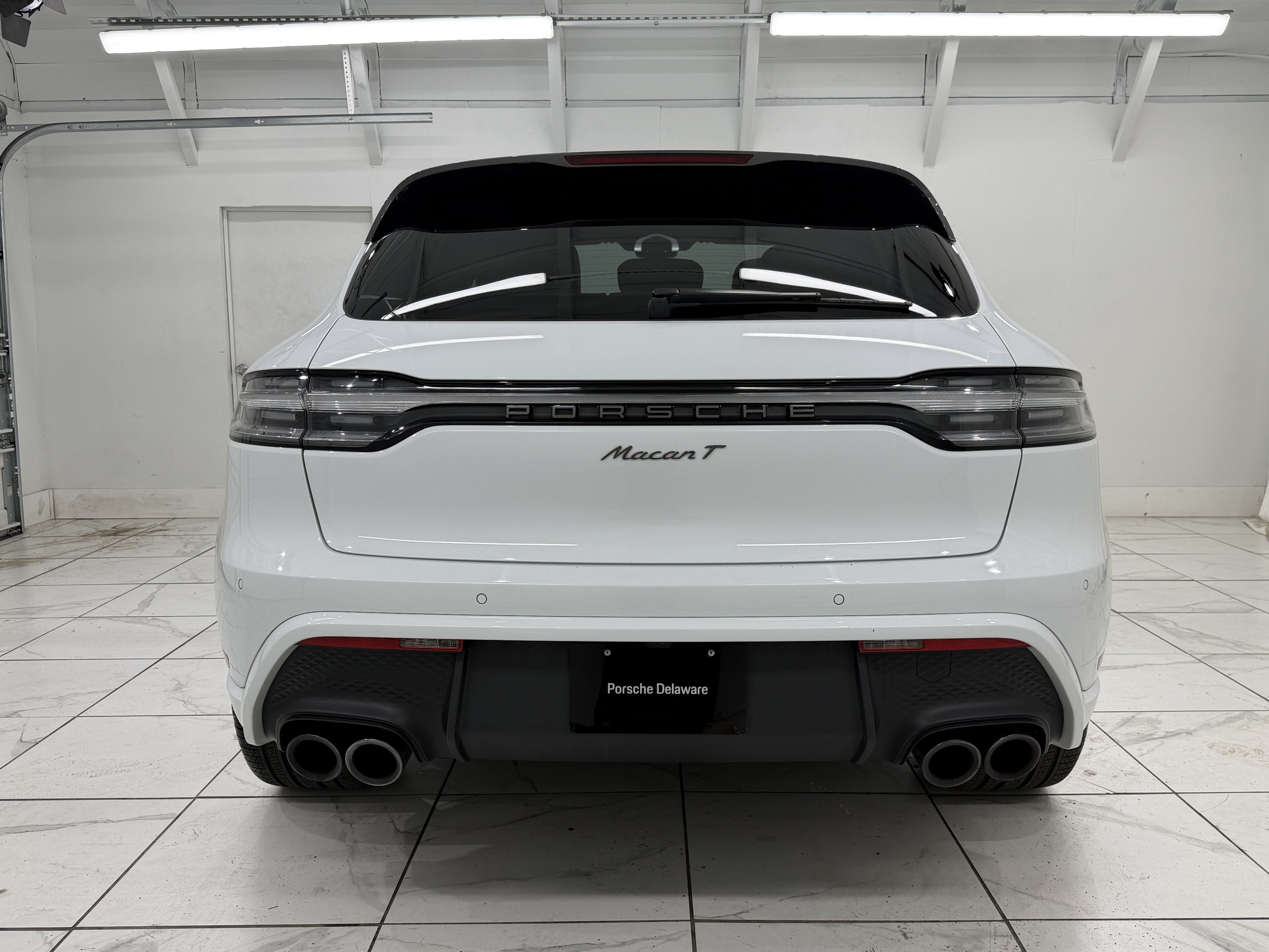 Certified 2023 Porsche Macan Turbo AWD/4WD image 13