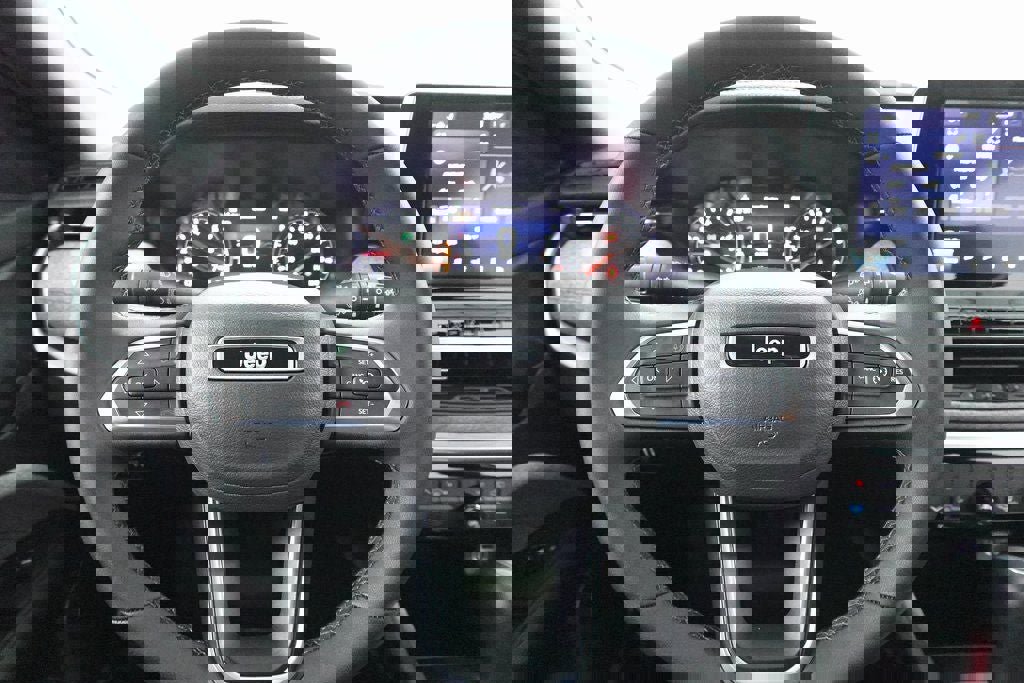 New 2026 Jeep Compass Latitude image 13