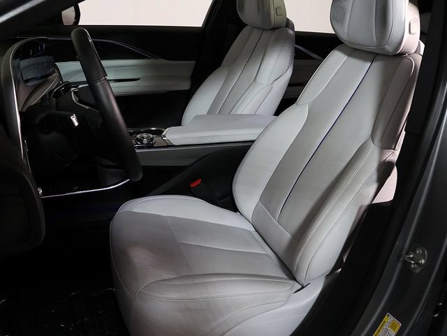 Used 2024 Cadillac Lyriq Luxury AWD/4WD image 4