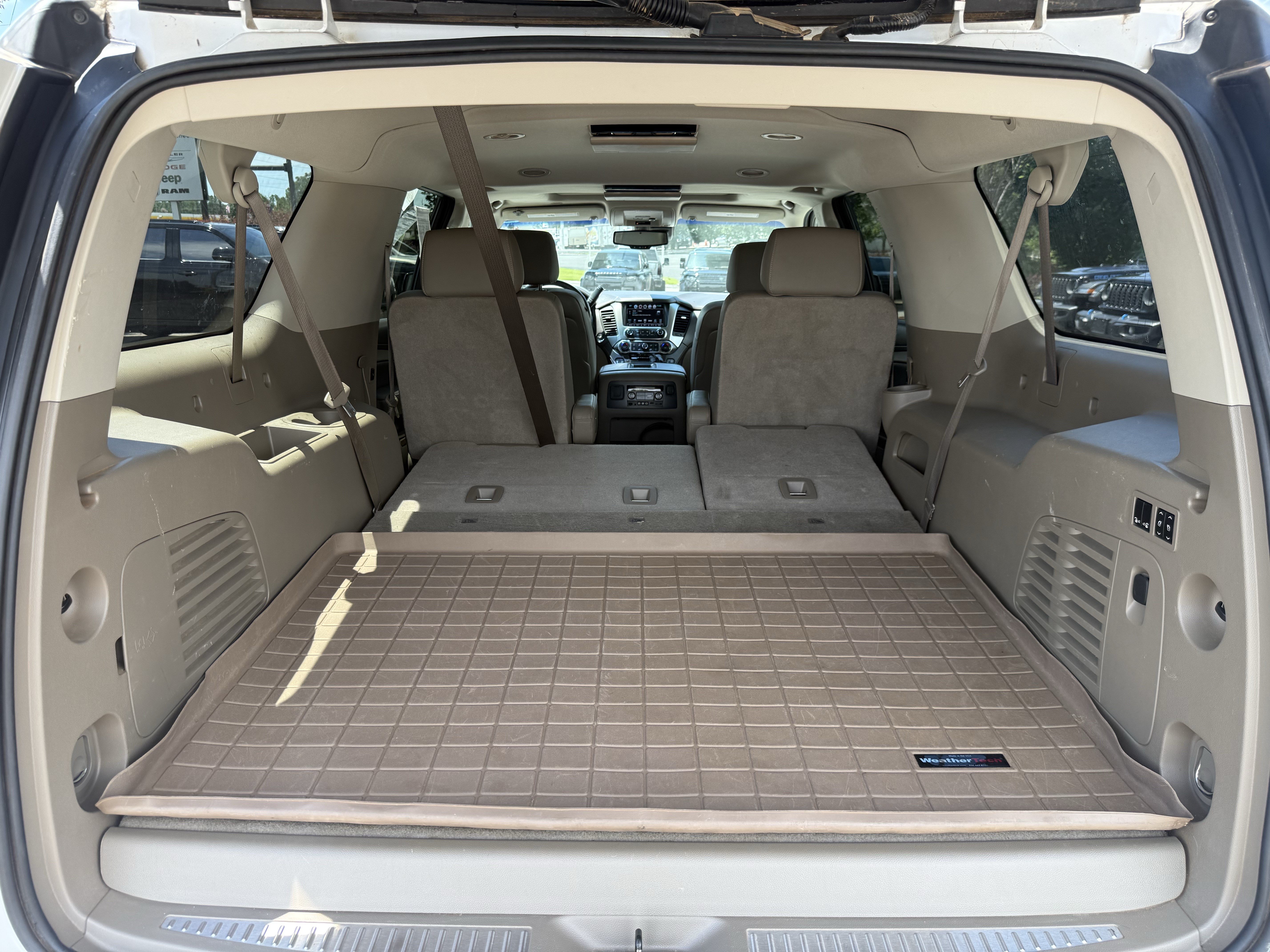 Used 2016 Chevrolet Suburban LTZ RWD image 36