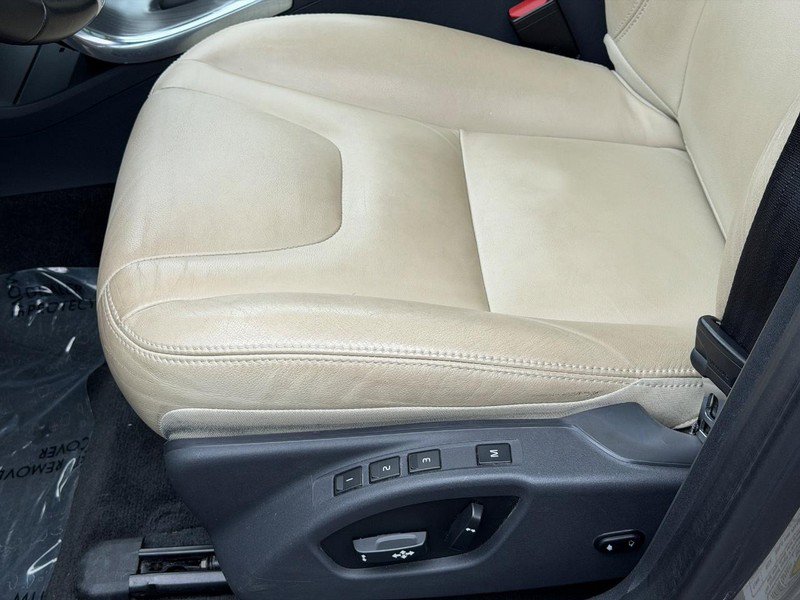 Used 2016 Volvo XC60 T5 Premier w/ Proximity Package image 23