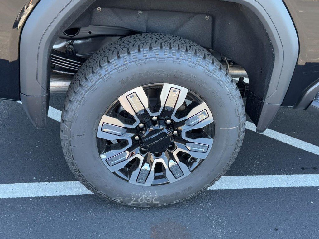 New 2026 GMC Sierra 2500 Denali w/ Denali Reserve Package AWD/4WD image 5