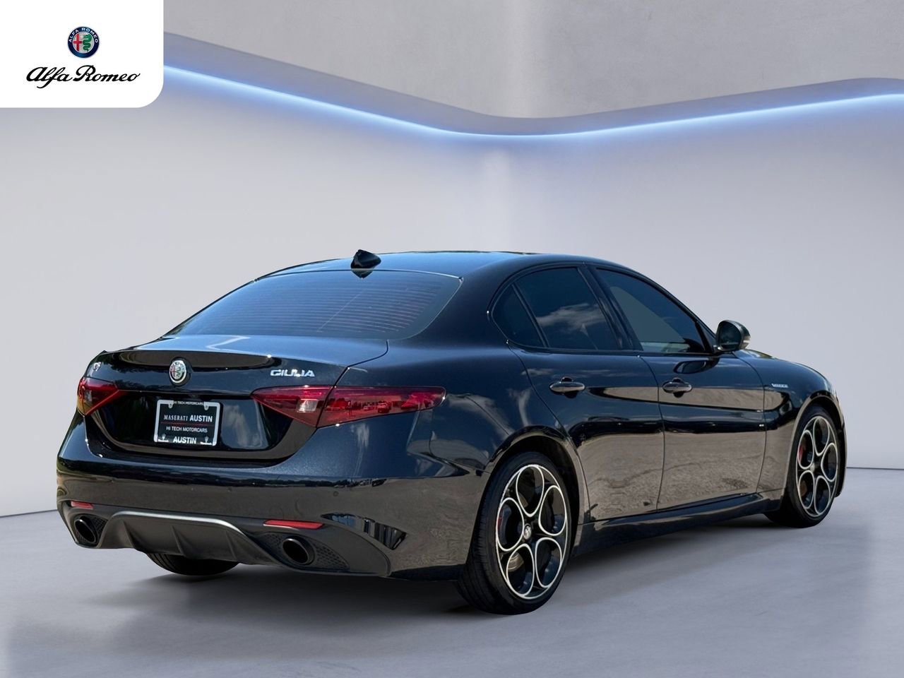 Used 2023 Alfa Romeo Giulia Veloce RWD image 8