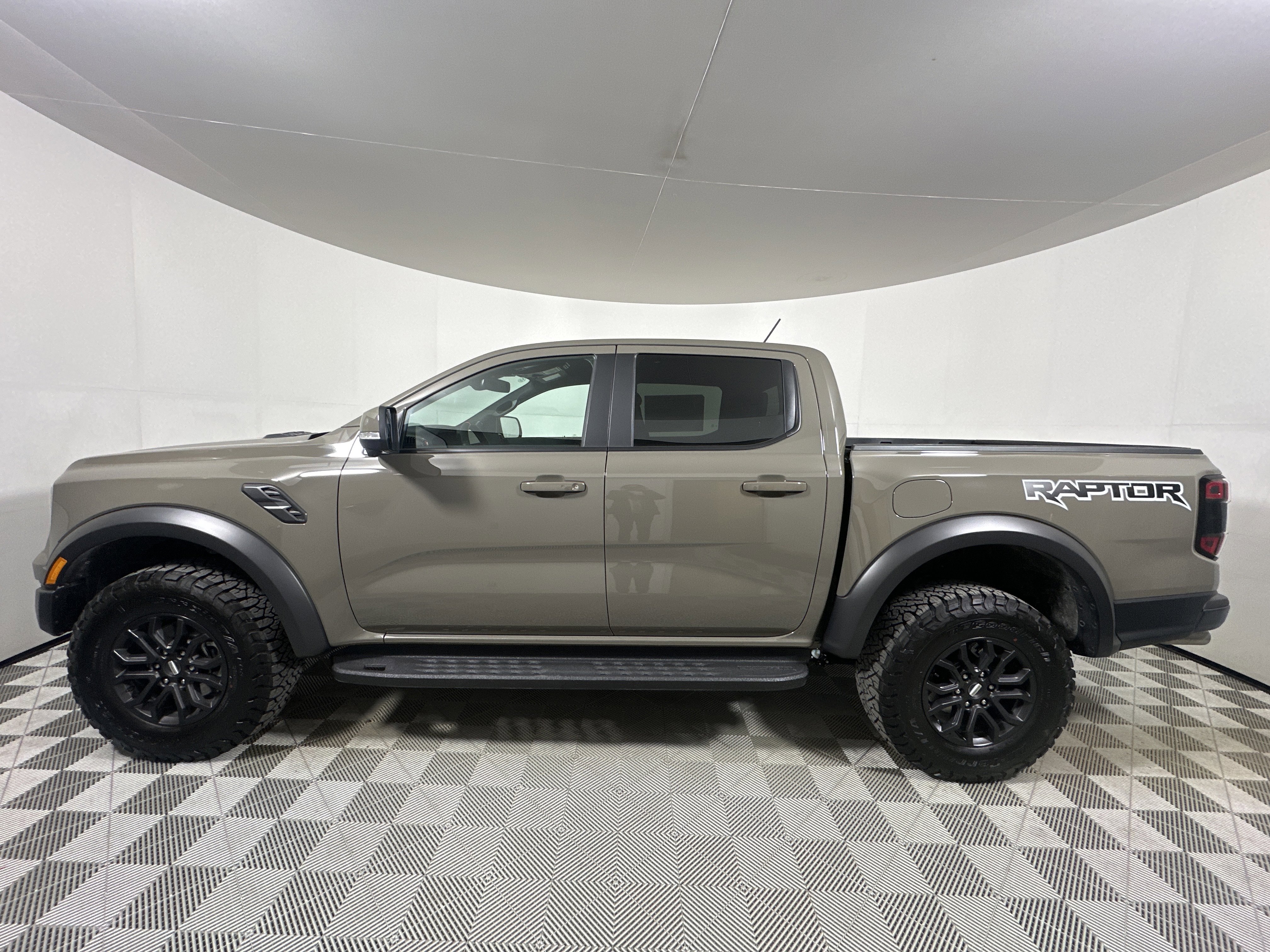 Used 2025 Ford Ranger Raptor image 4
