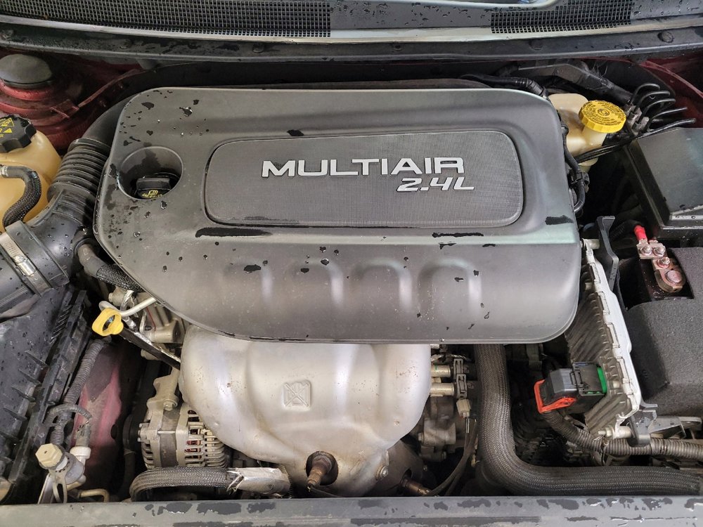 Used 2015 Chrysler 200 S image 30