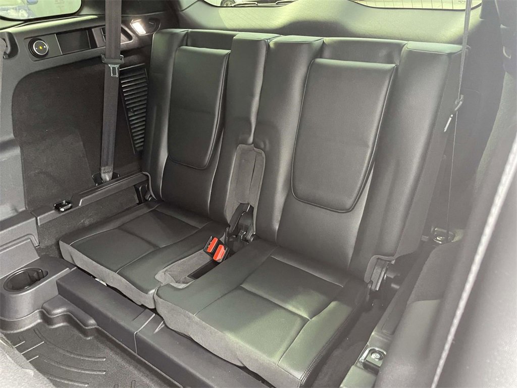 Used 2015 Land Rover Discovery Sport HSE image 13