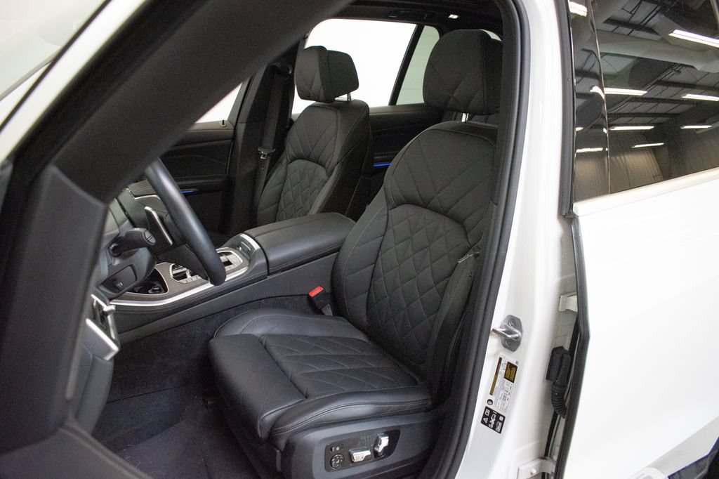 Used 2024 BMW X5 xDrive40i w/ Premium Package AWD/4WD image 21