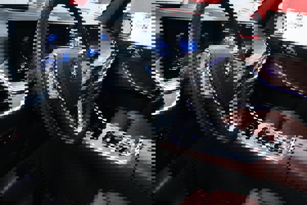 Used 2023 BMW X7 xDrive40i w/ Premium Package image 10