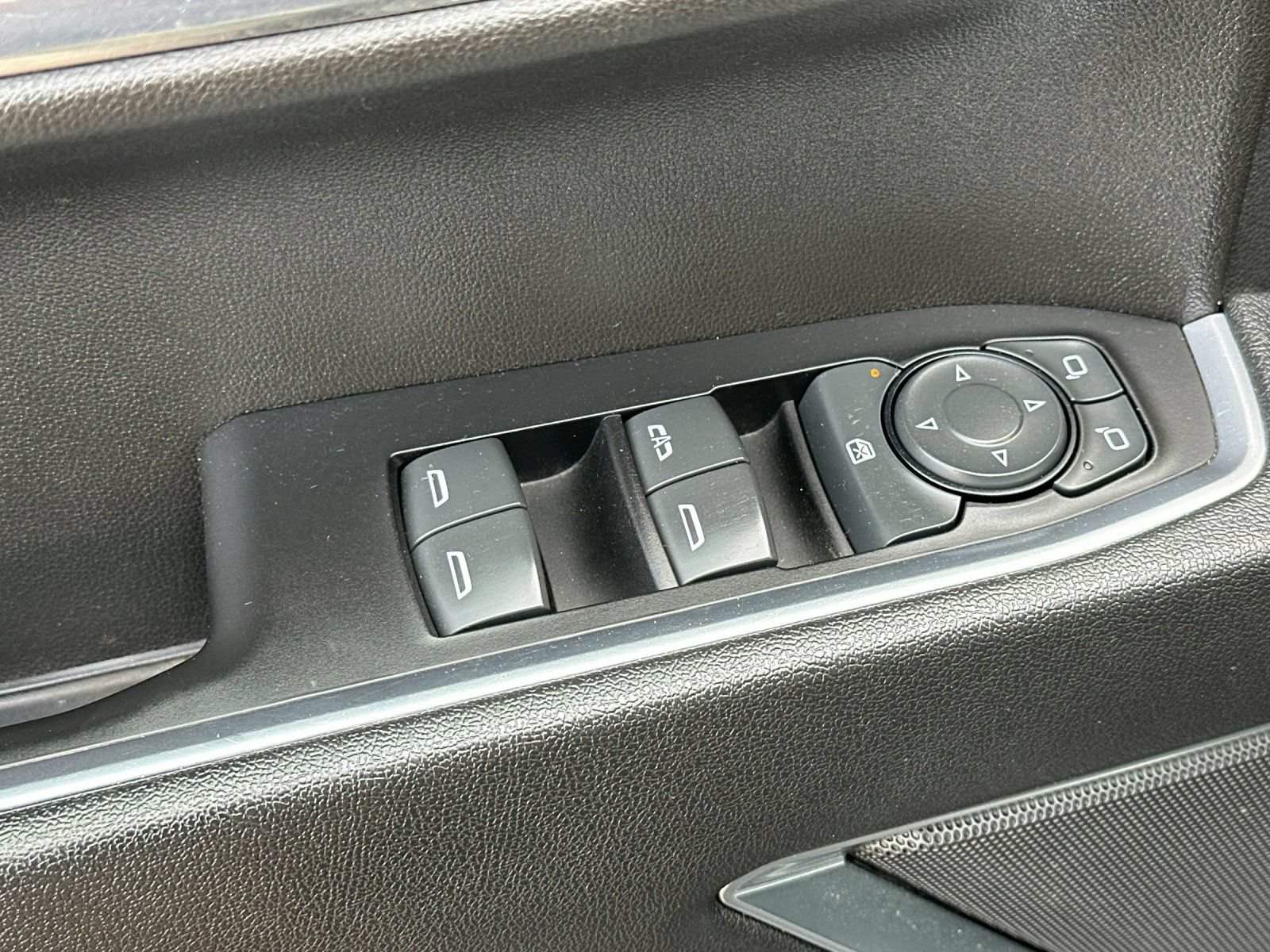 Used 2023 GMC Sierra 1500 Elevation AWD/4WD image 11