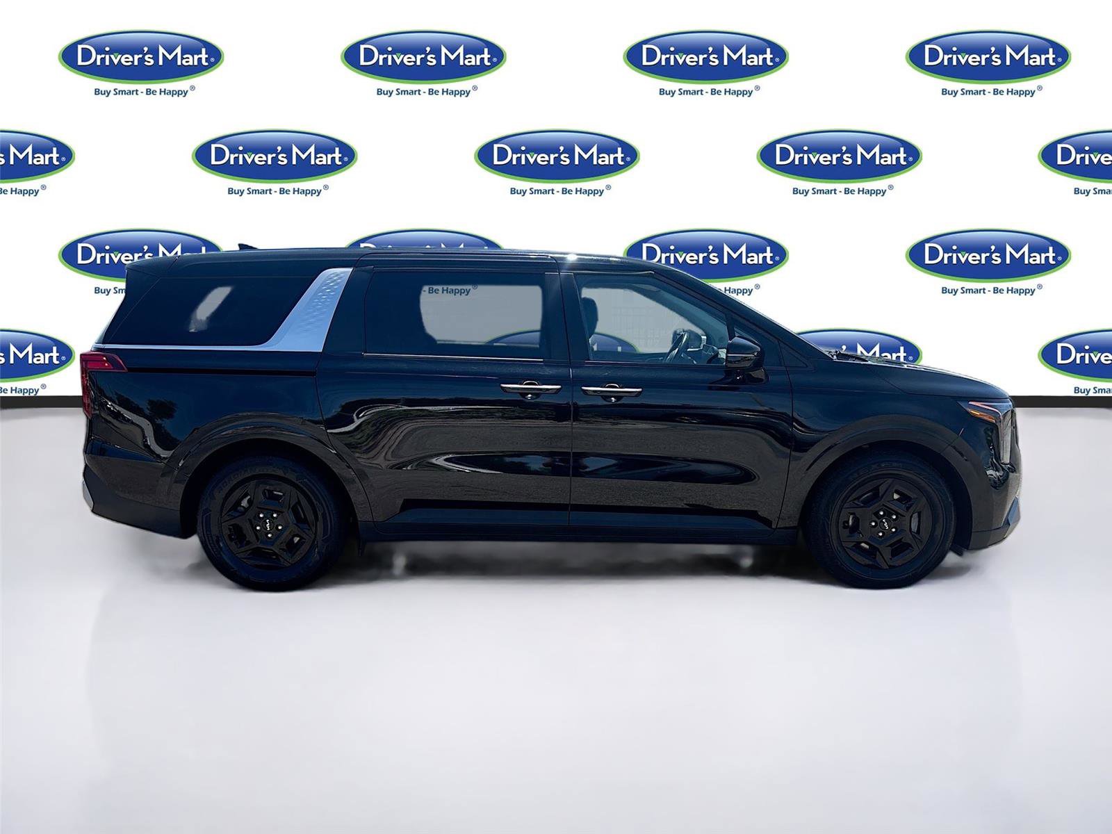 Used 2025 Kia Carnival FWD image 8