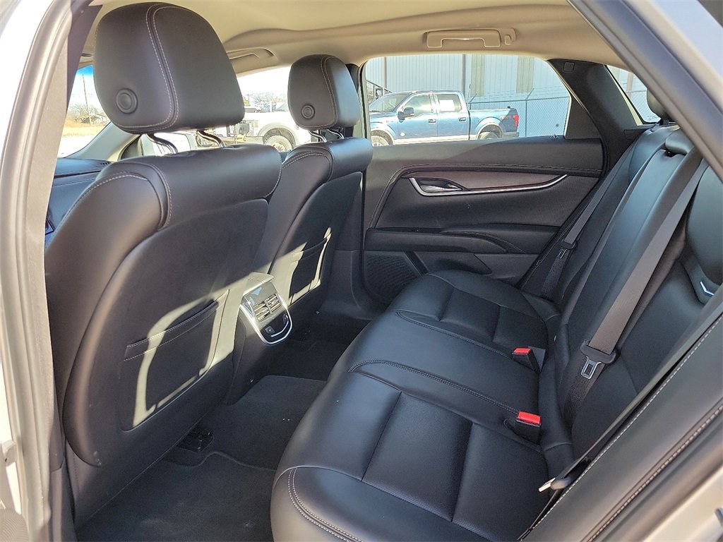 Used 2019 Cadillac XTS Luxury image 16