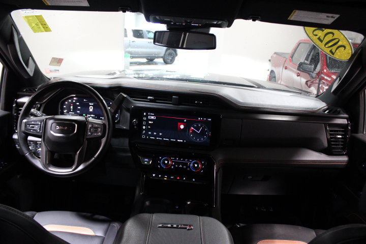Used 2025 GMC Sierra 2500 AT4 AWD/4WD image 2