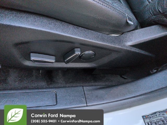 Used 2018 Ford Fusion SE w/ Fusion SE Technology Package FWD image 12