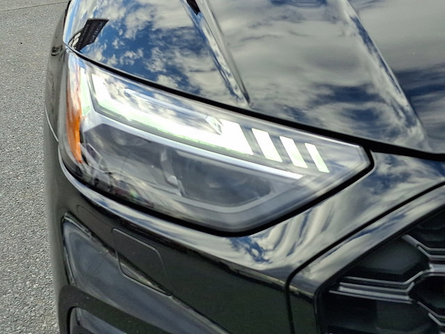 Used 2024 Audi SQ5 Prestige image 9