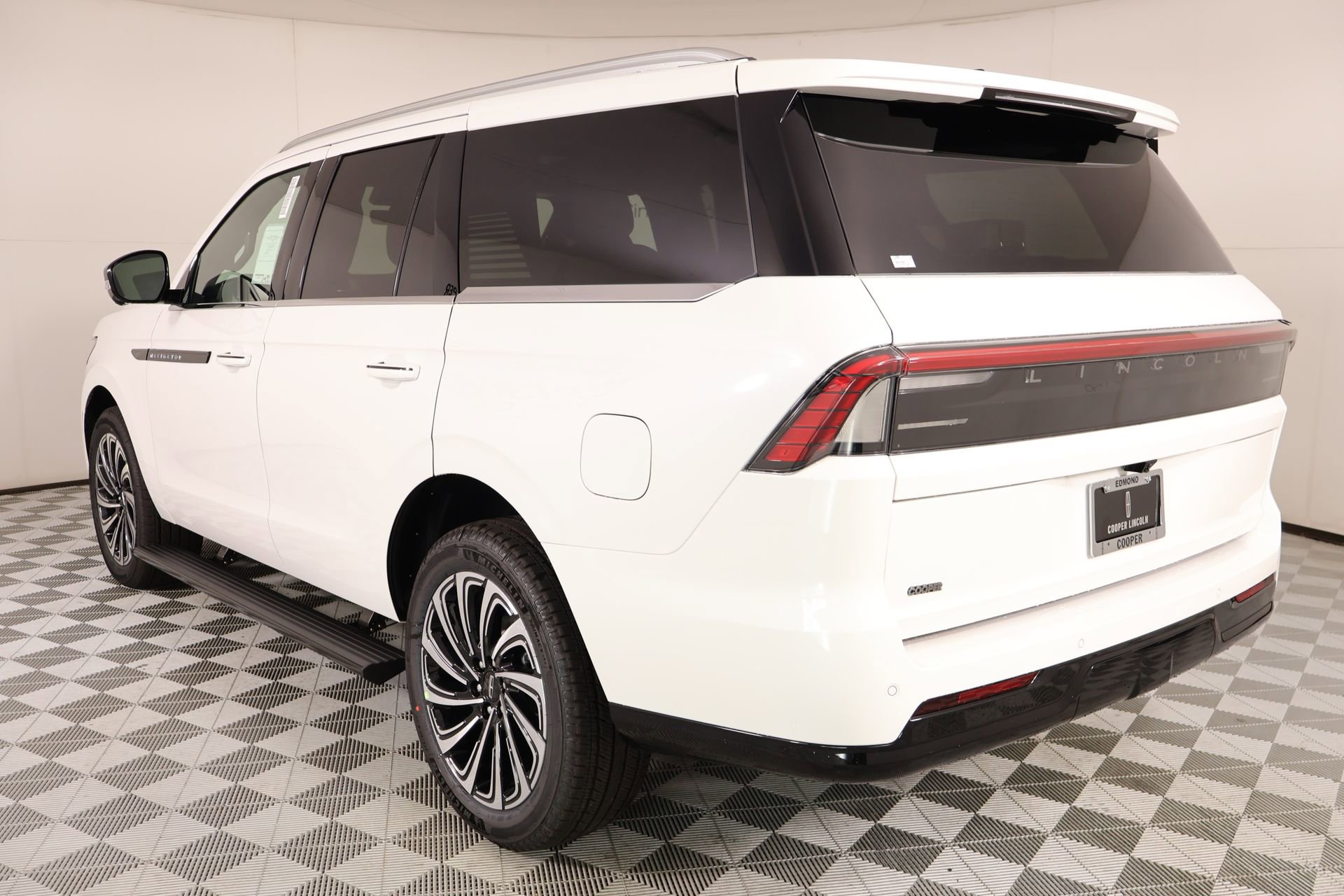 New 2026 Lincoln Navigator Black Label image 25