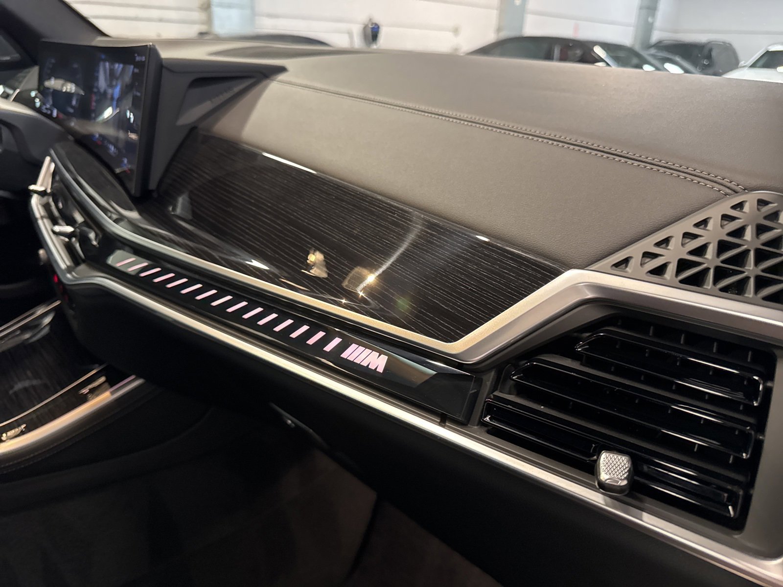 Used 2025 BMW X5 M60i image 29