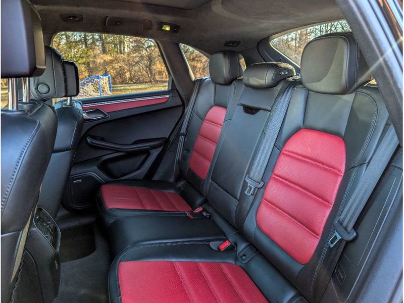 Used 2018 Porsche Macan Turbo image 14