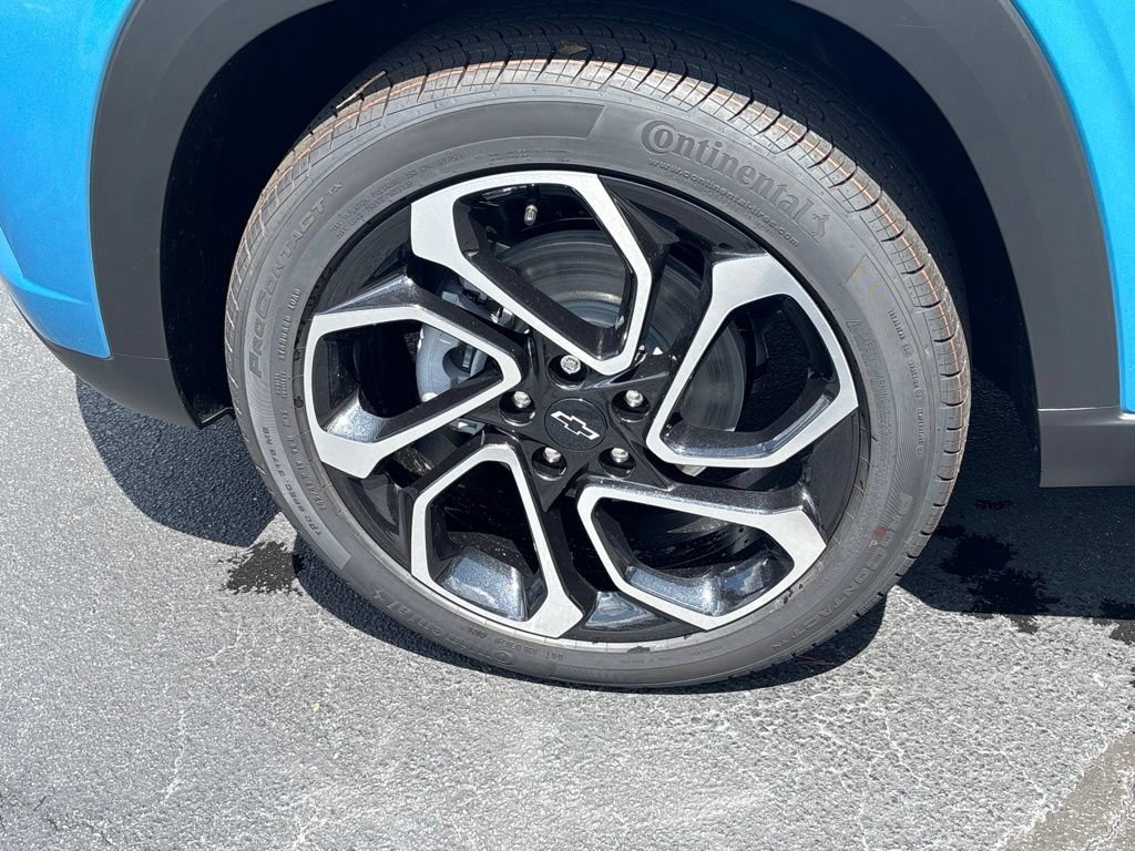 New 2026 Chevrolet Trax RS w/ Sunroof Package FWD image 11