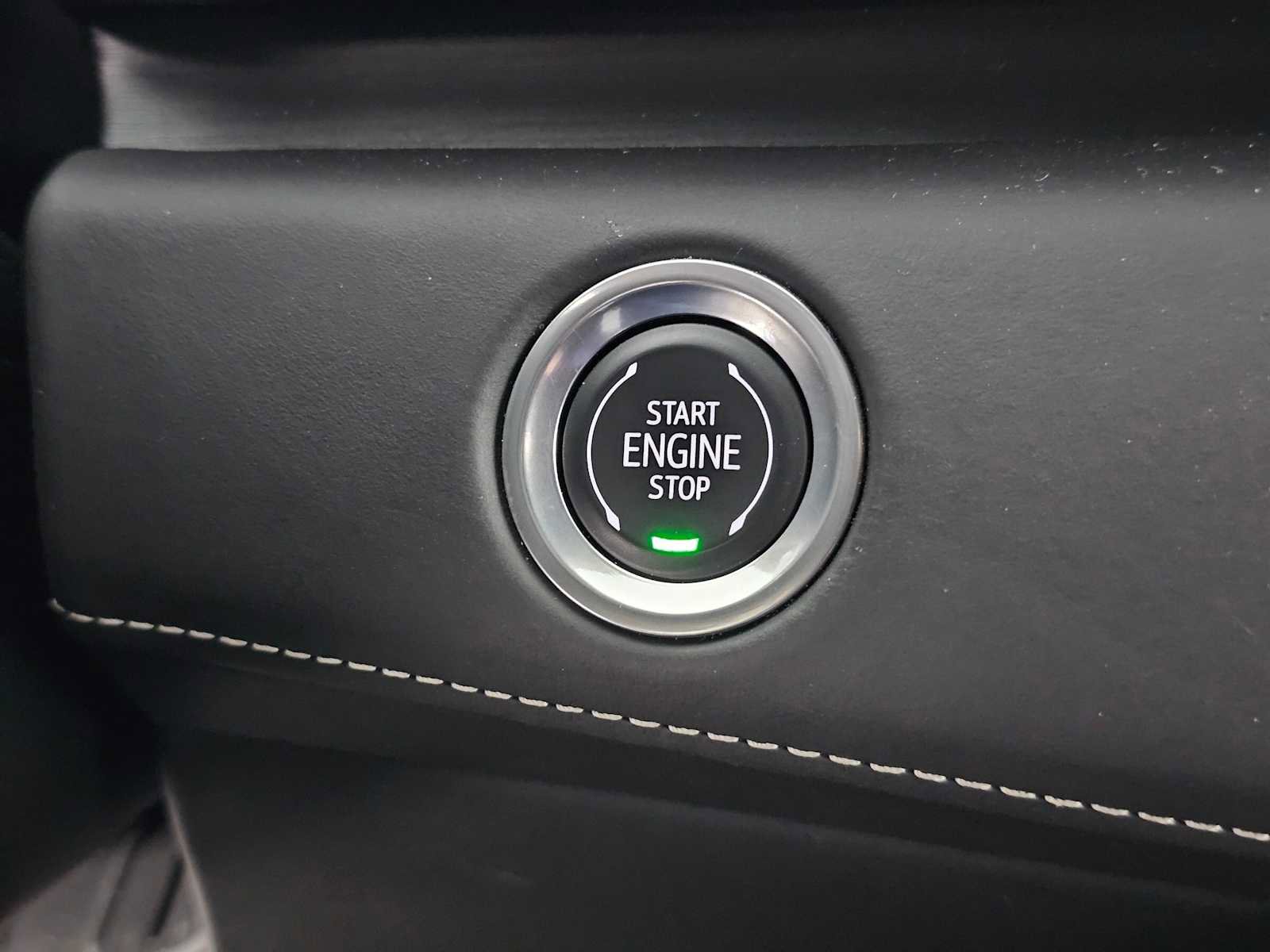 Used 2024 Cadillac Escalade ESV Premium Luxury Platinum AWD/4WD image 30