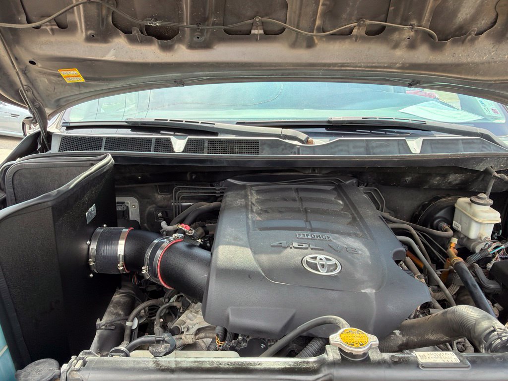 Used 2013 Toyota Tundra 4x4 CrewMax w/ Tow Pkg image 23