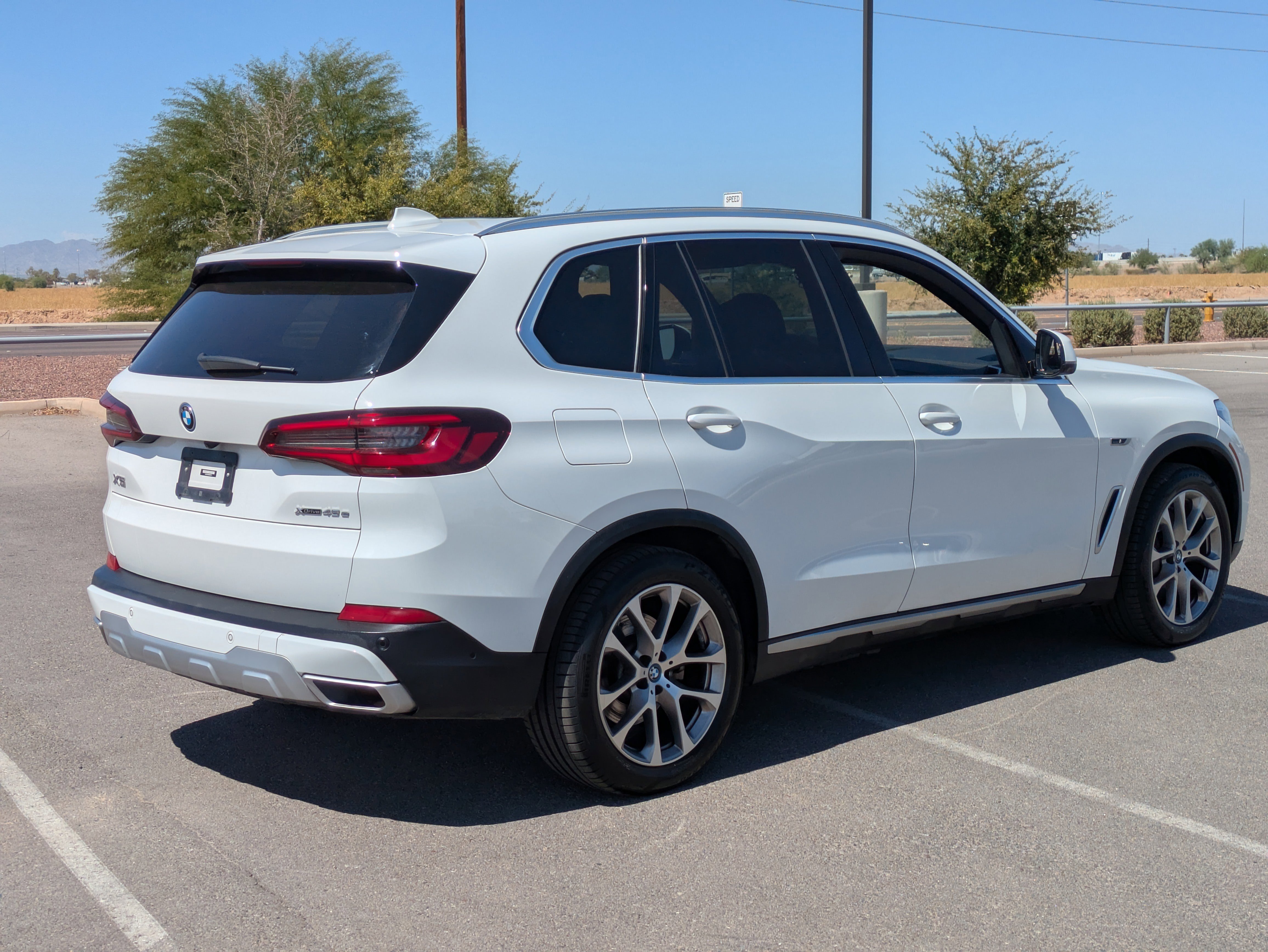 Used 2022 BMW X5 xDrive45e w/ Climate Comfort Package image 5
