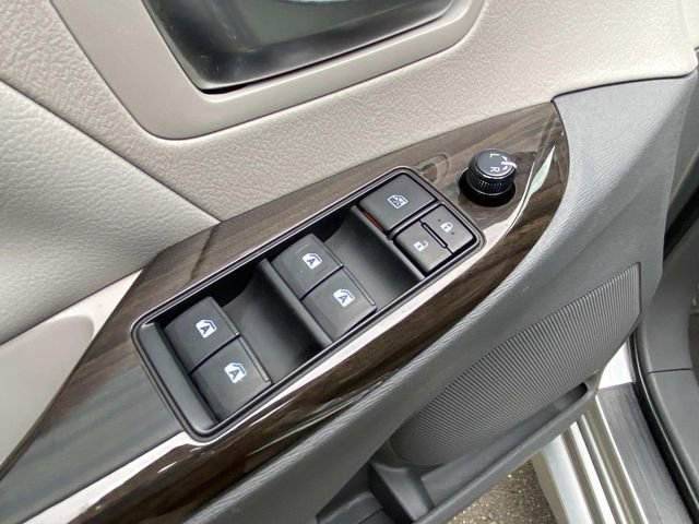Used 2020 Toyota Sienna XLE w/ XLE Navigation Package AWD/4WD image 14