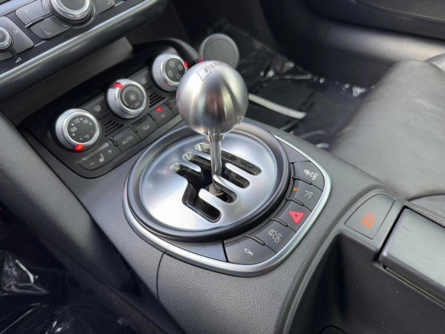Used 2011 Audi R8 V8 image 32
