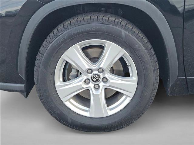 Used 2023 Toyota Highlander L image 24