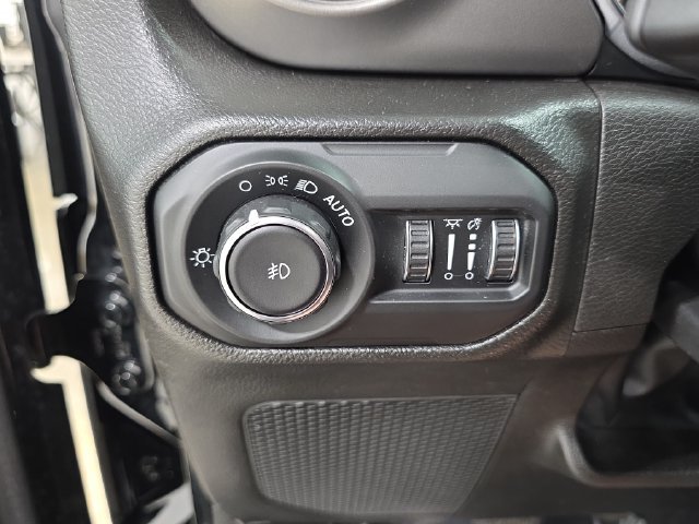 Used 2022 Jeep Wrangler Unlimited Sport AWD/4WD image 26