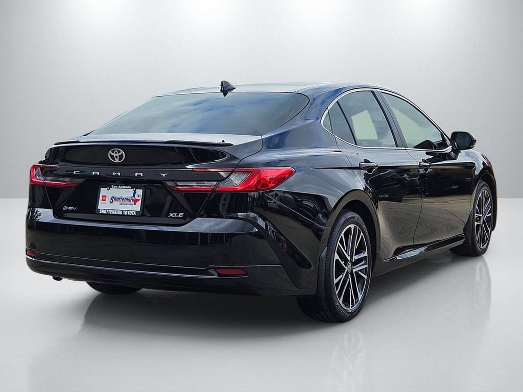 Used 2026 Toyota Camry XLE FWD image 5