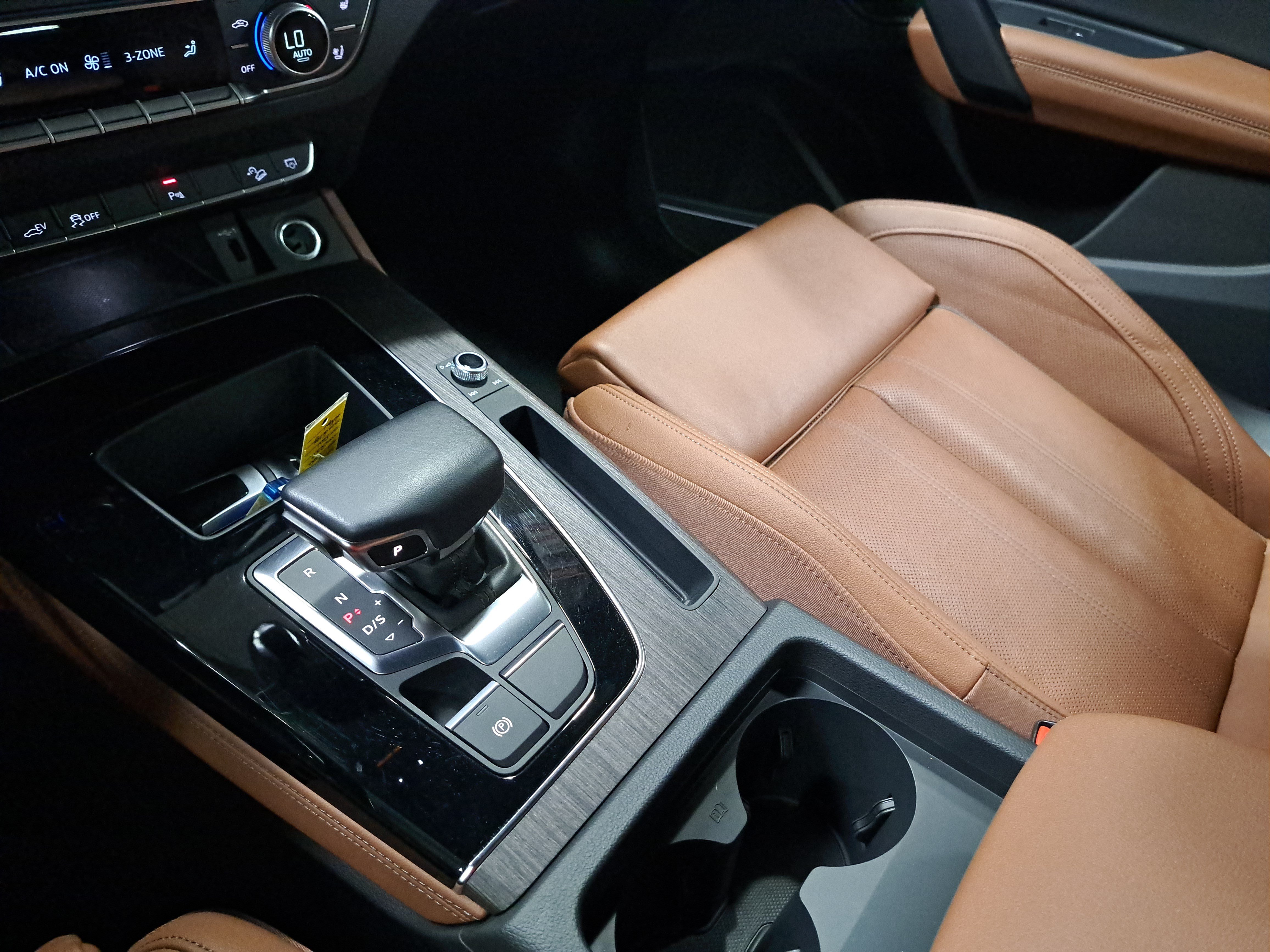 Used 2023 Audi Q5 e Premium Plus AWD/4WD image 25