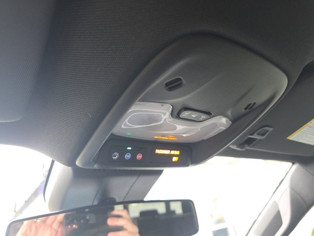 Used 2024 Chevrolet Colorado Trail Boss w/ Technology Package image 10