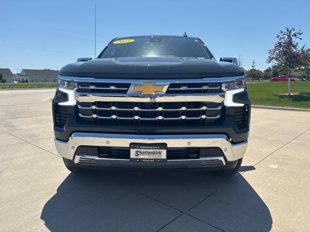 Used 2025 Chevrolet Silverado 1500 LTZ w/ LTZ Premium Package AWD/4WD image 30